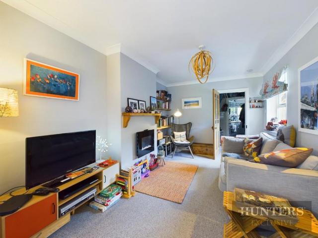 6 bed house for sale