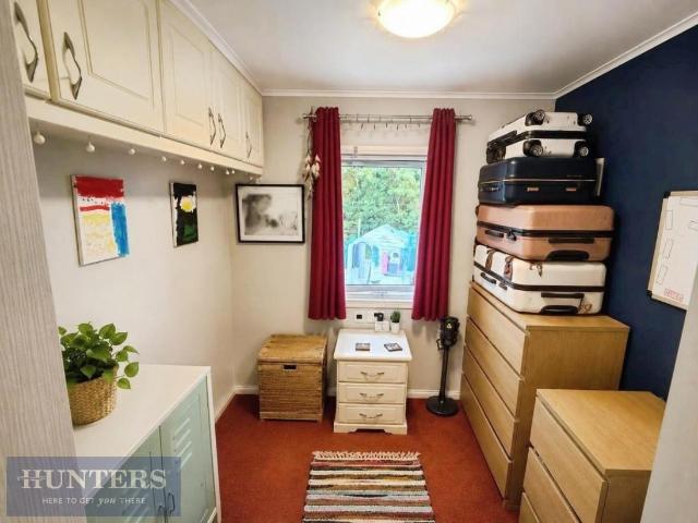 6 bed house for sale