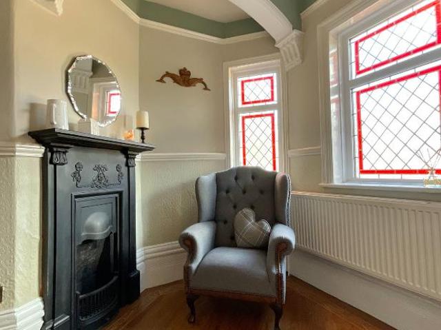 6 bed house for sale