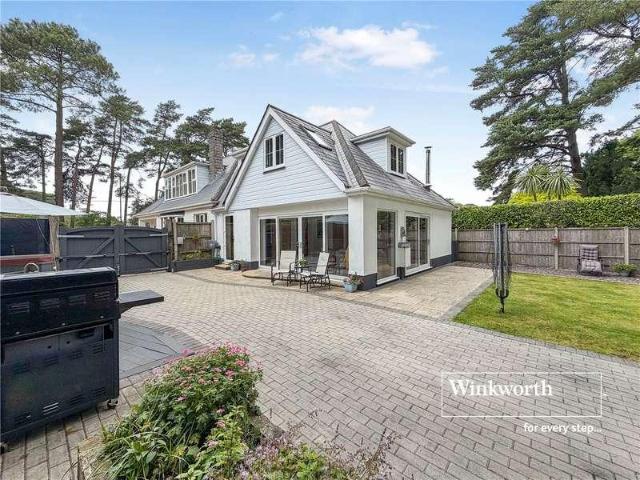 6 bed house for sale