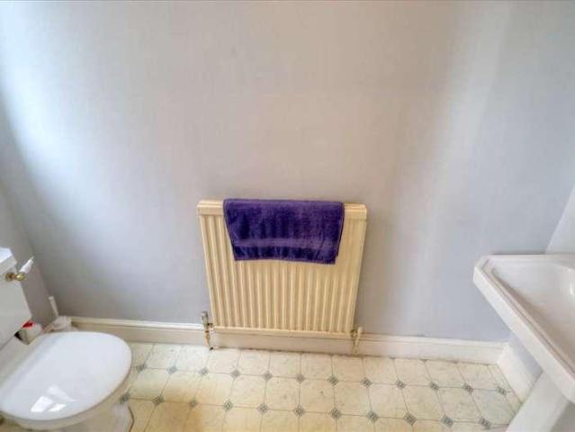 6 bed house for sale
