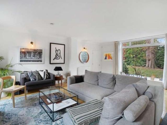 6 bed house for sale