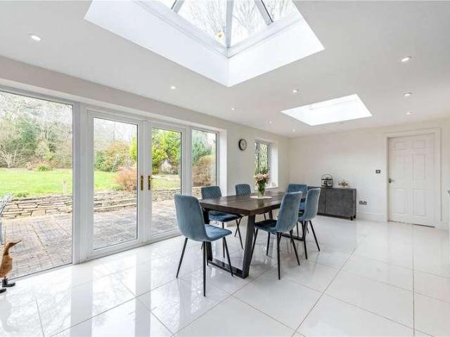 6 bed house for sale