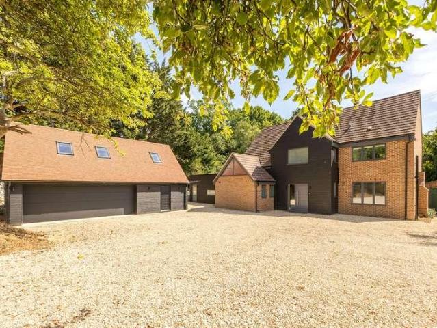 6 bed house for sale