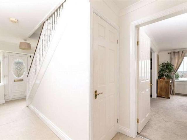 6 bed house for sale