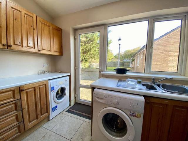 6 bed house for sale