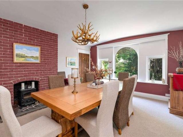 6 bed house for sale