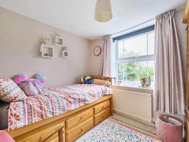 6 bed house for sale