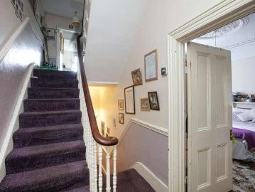 6 bed house for sale