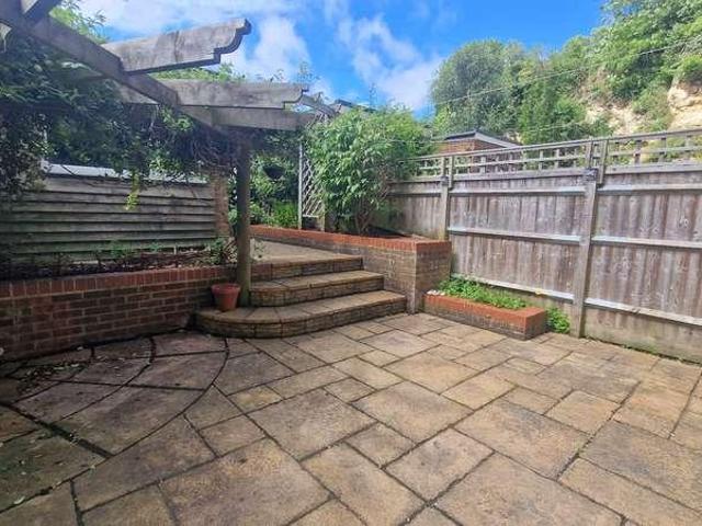 6 bed house for sale