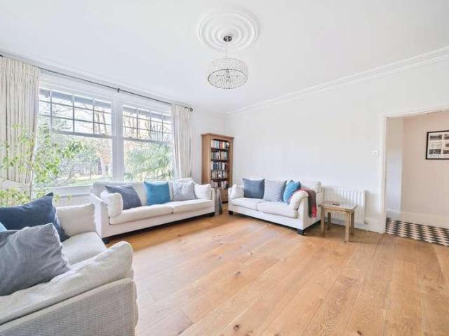 6 bed house for sale