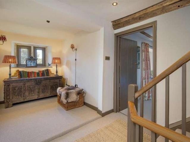 6 bed house for sale