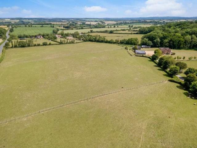 6 bed house for sale