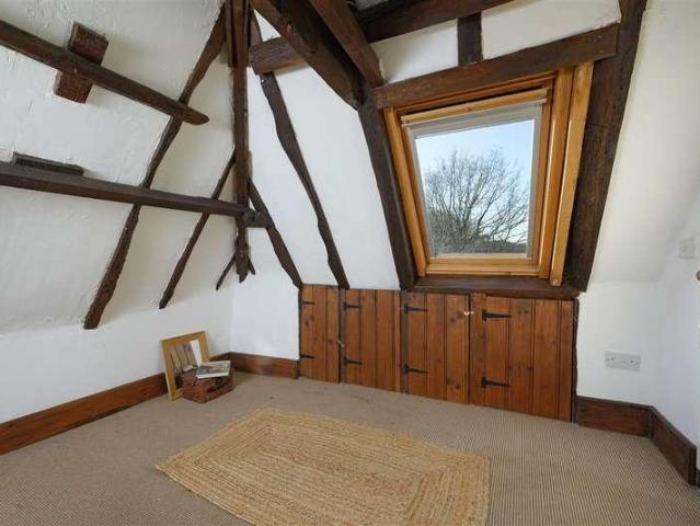 6 bed house for sale
