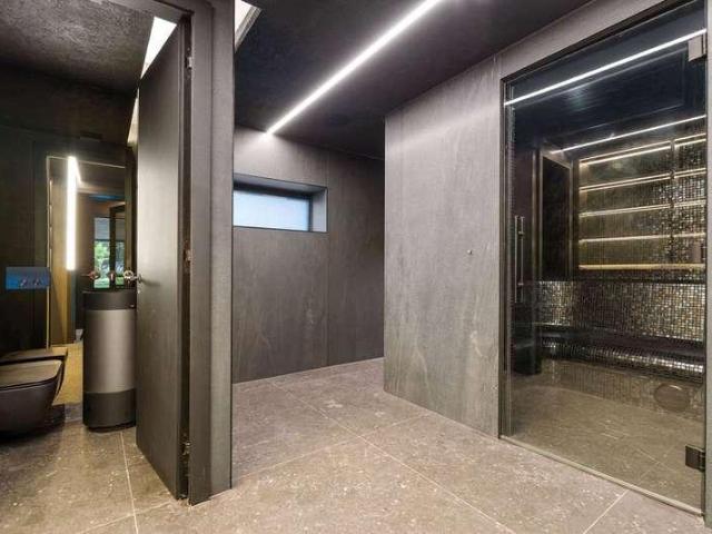 6 bed house for sale