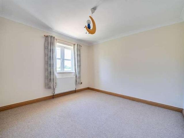 6 bed house for sale