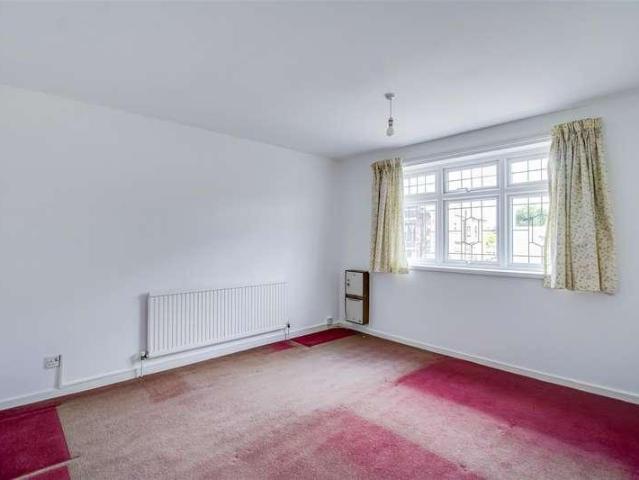 6 bed house for sale