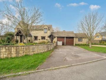 6 bed house for sale