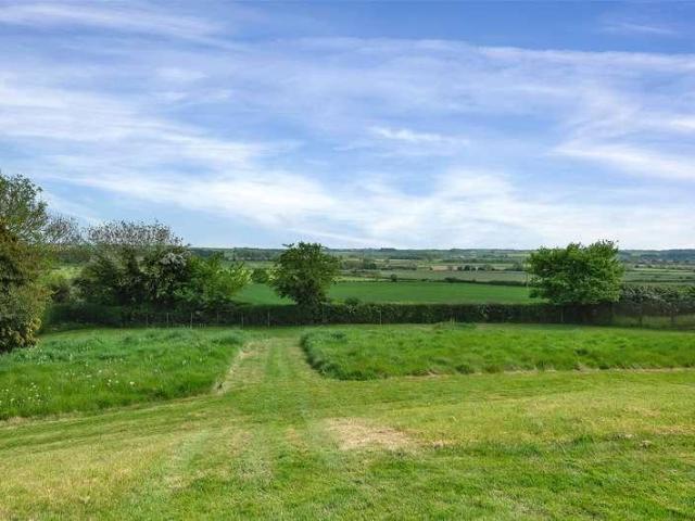 6 bed house for sale