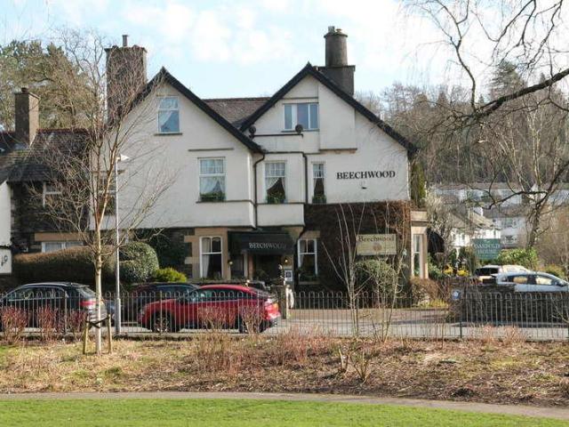 6 bed house for sale