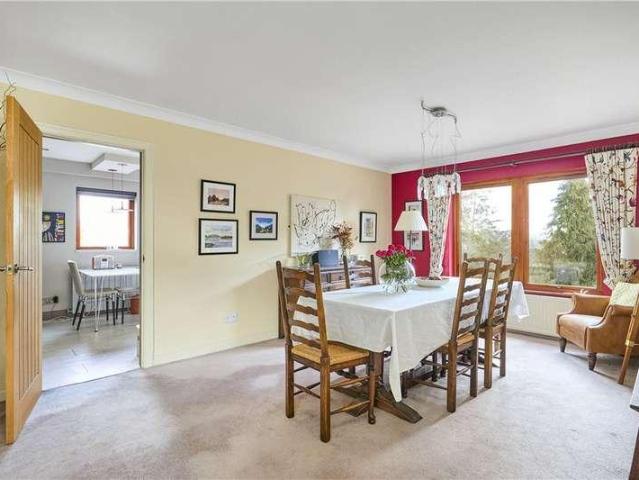 6 bed house for sale