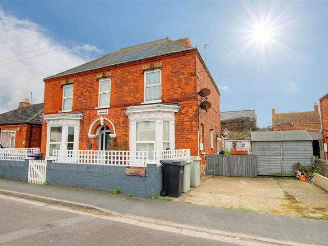 6 bed house for sale