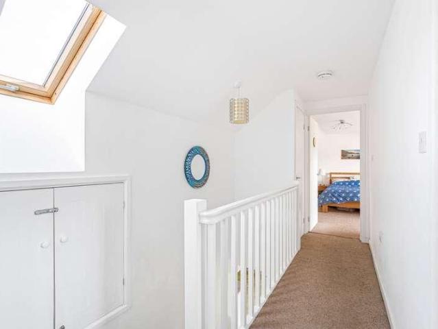 6 bed house for sale
