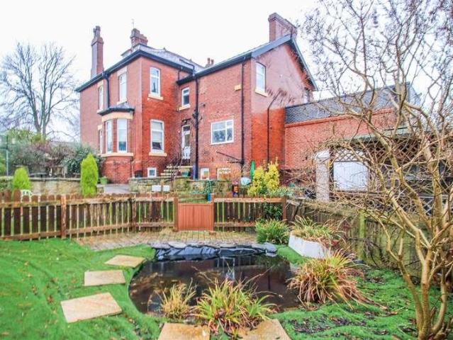6 bed house for sale