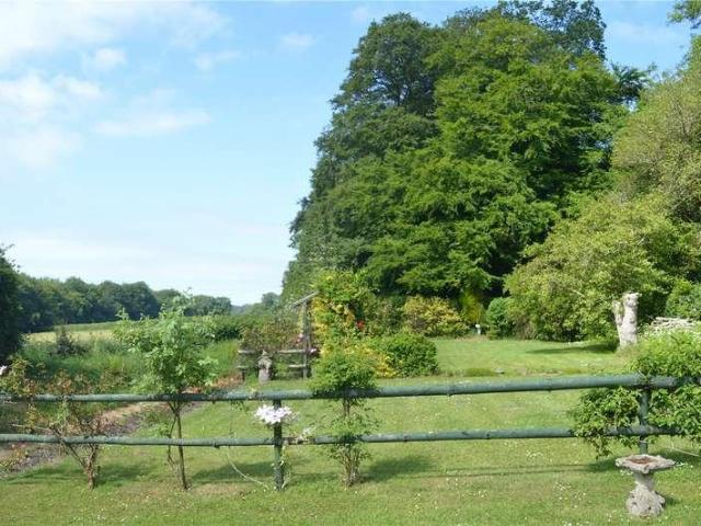 6 bed house for sale