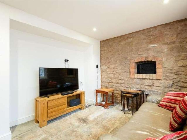 6 bed house for sale