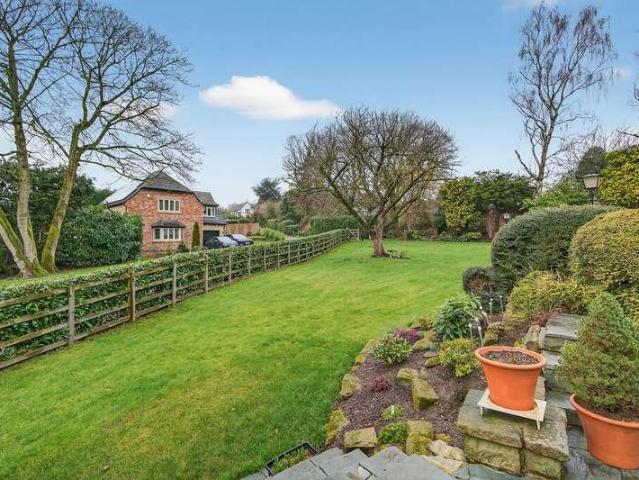 6 bed house for sale