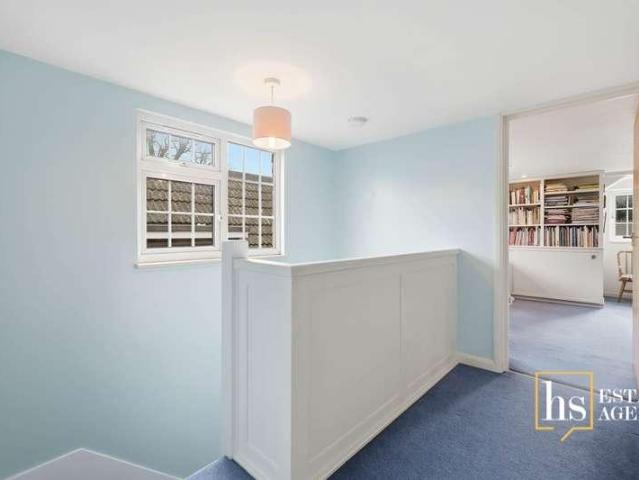 6 bed house for sale