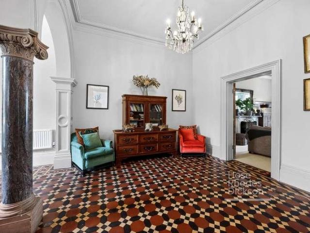 6 bed house for sale
