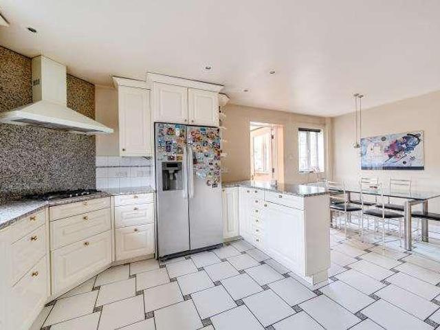 6 bed house for sale