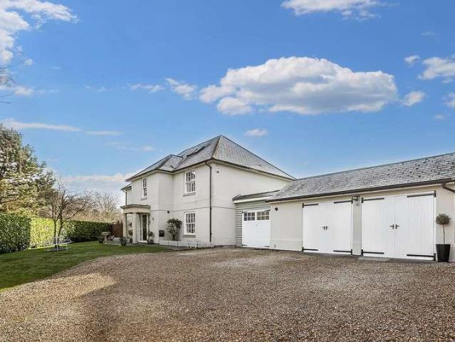 6 bed house for sale