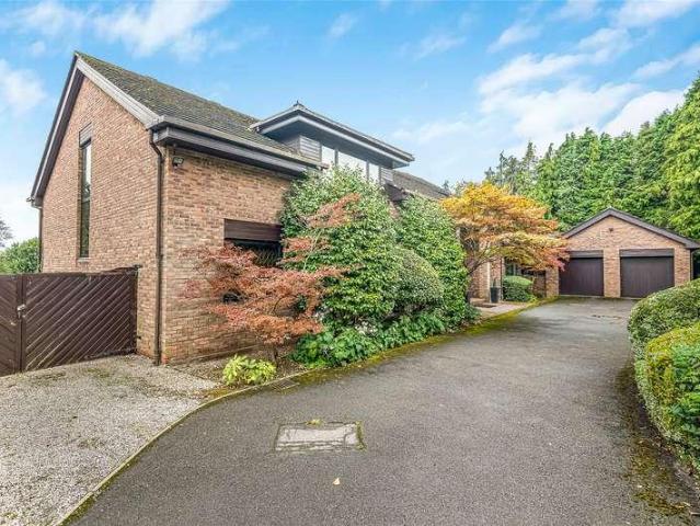 6 bed house for sale