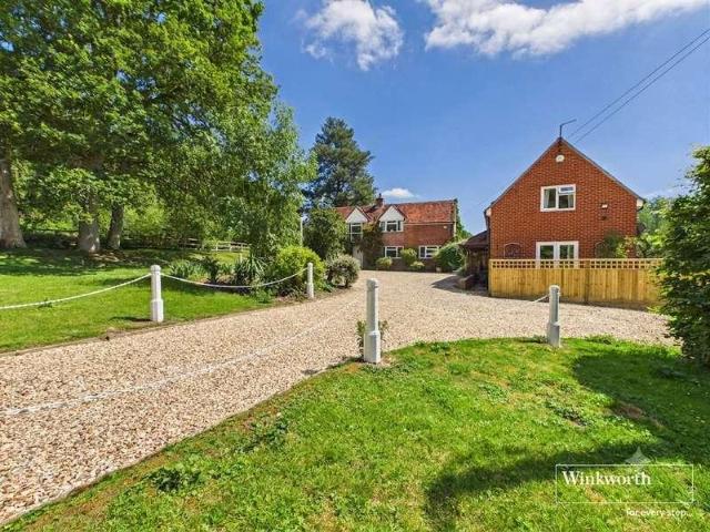 6 bed house for sale