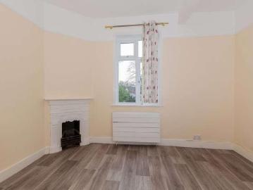 6 bed house for sale