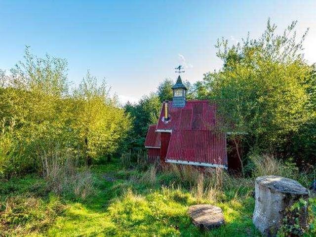 6 bed house for sale