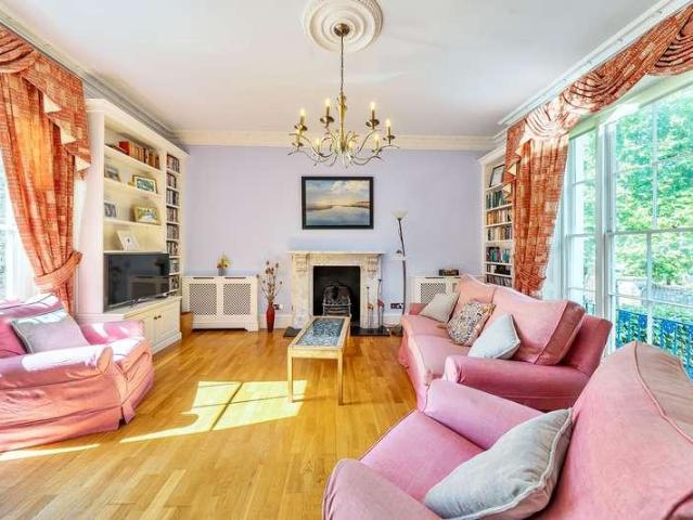 6 bed house for sale