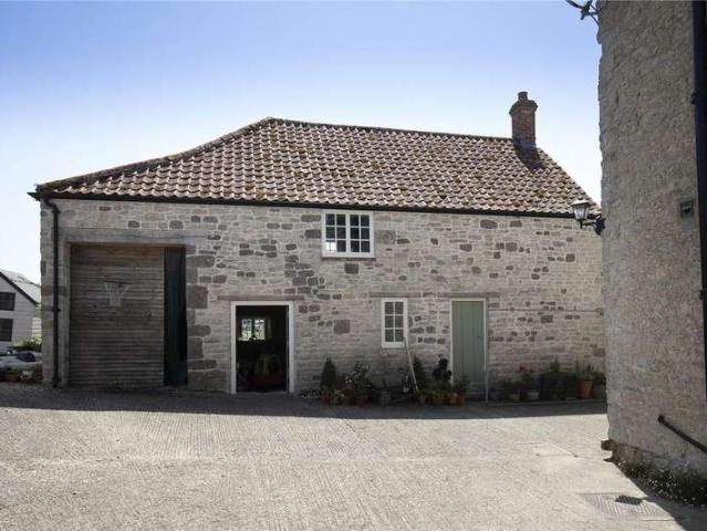 6 bed house for sale