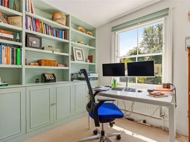 6 bed house for sale