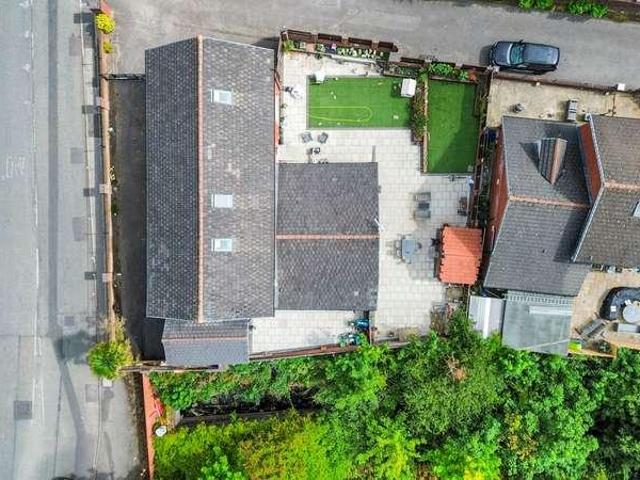 6 bed house for sale
