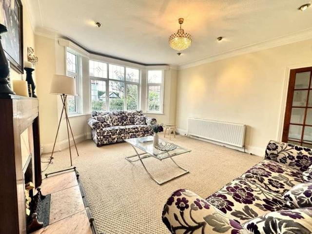 6 bed house for sale