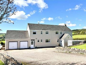6 bed house for sale