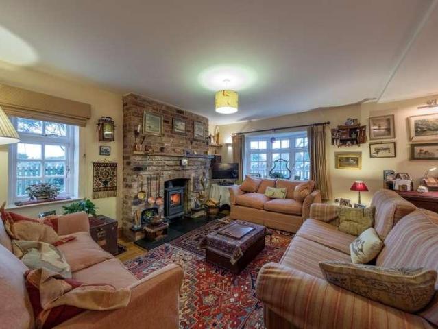 6 bed house for sale