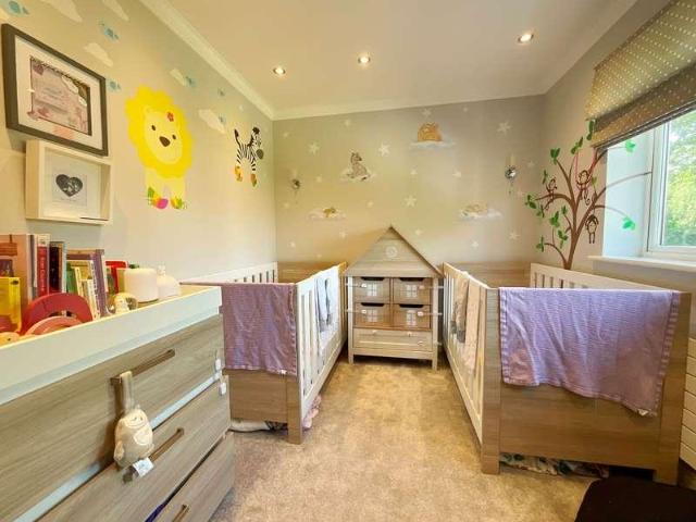 6 bed house for sale