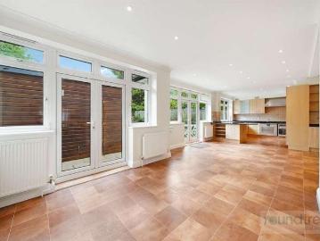 6 bed house for sale