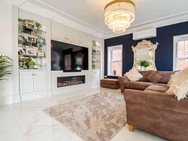 6 bed house for sale