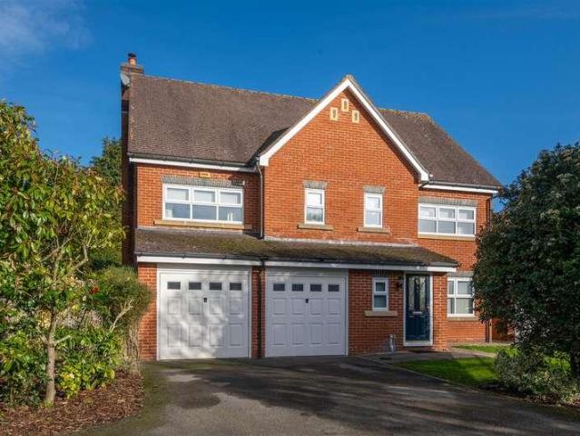 6 bed house for sale